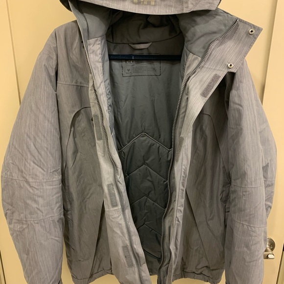 XL Helly Hansen Men’s Ski Jacket - Picture 2 of 8